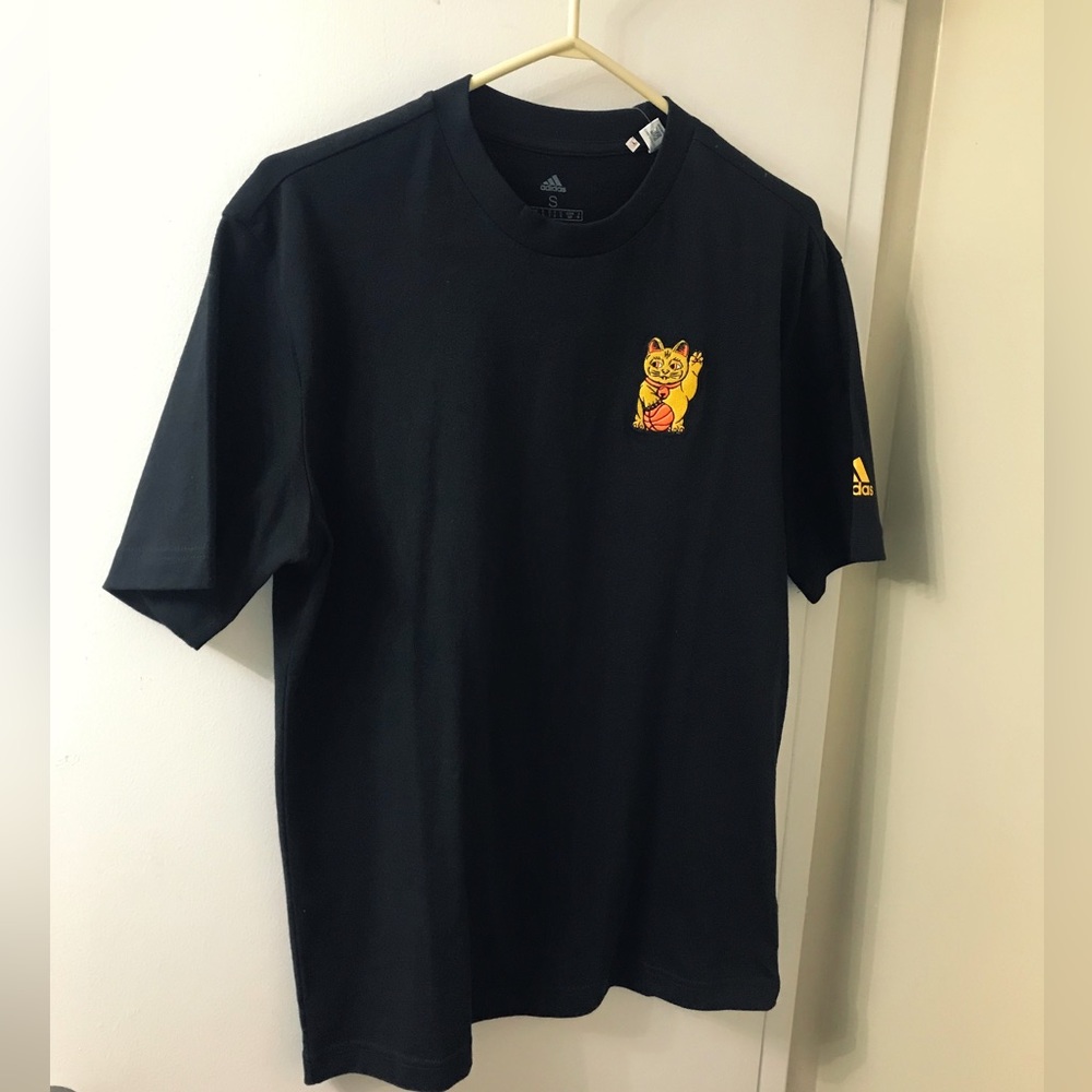 ADIDAS Cat Emb. GFX T-shirt